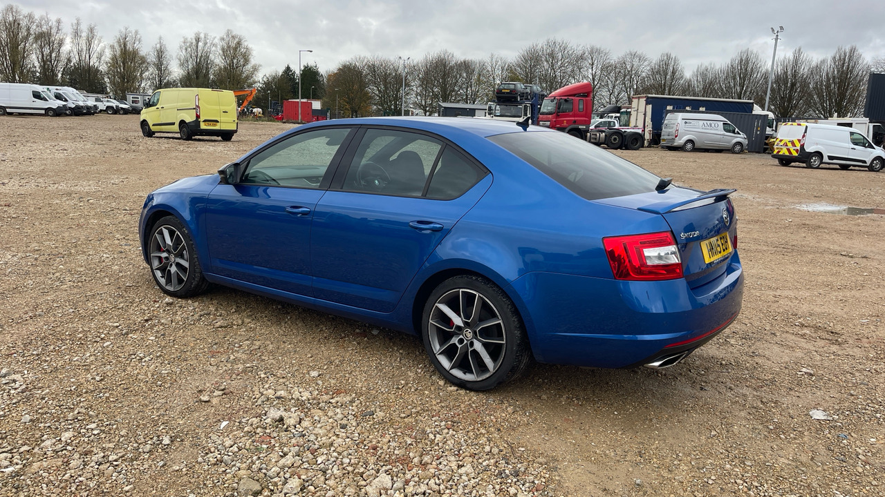 SKODA OCTAVIA 2.0 TDI - Хечбек: слика 3 SKODA OCTAVIA 2.0 TDI - Хечбек: слика 3