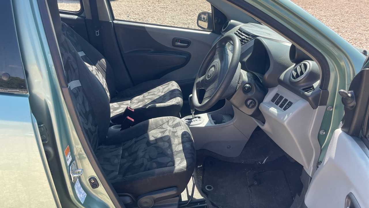 SUZUKI ALTO 1.0 SZ4 - Хечбек: слика 5 SUZUKI ALTO 1.0 SZ4 - Хечбек: слика 5