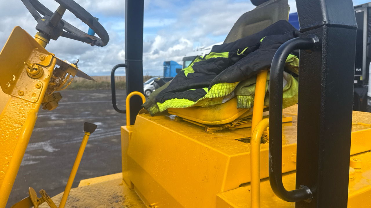 THWAITES 5 TONNE - Мини истоварувач: слика 5 THWAITES 5 TONNE - Мини истоварувач: слика 5