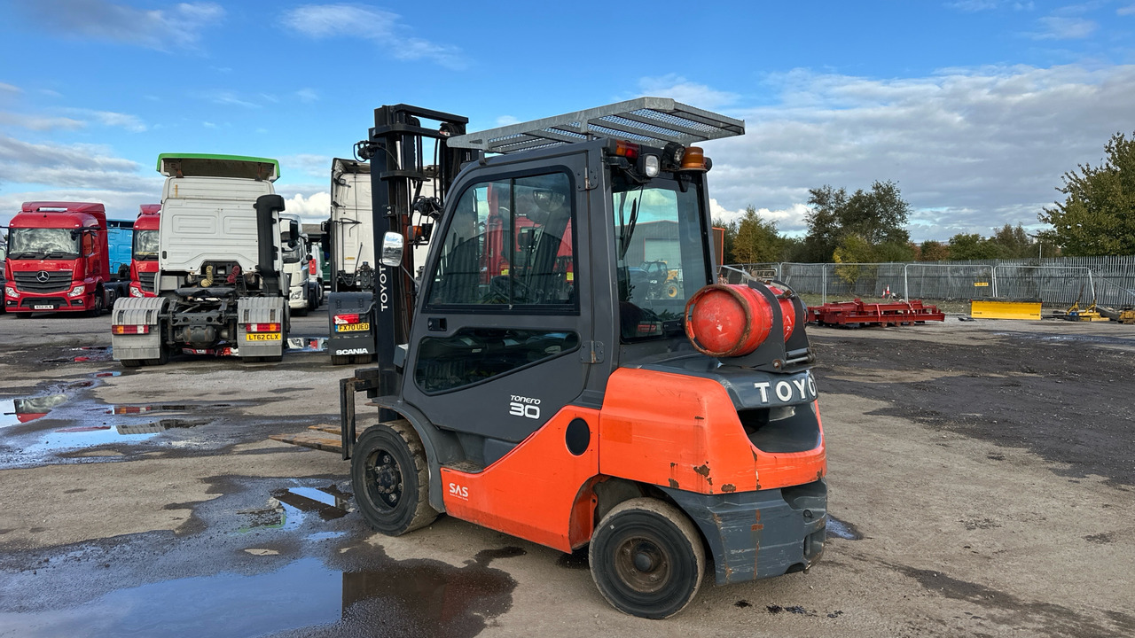 TOYOTA TONERO30 - Градежна опрема: слика 3 TOYOTA TONERO30 - Градежна опрема: слика 3