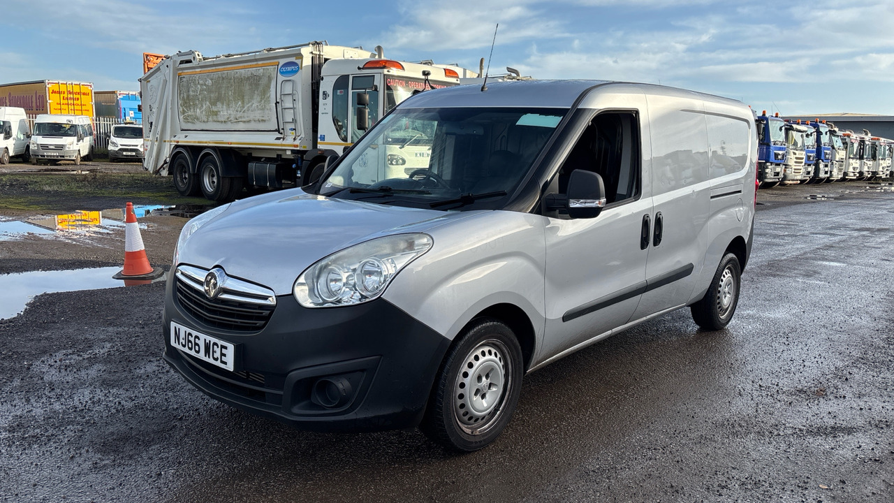 VAUXHALL COMBO 2300 1.3 CDTI 16V ecoFLEX - Мало комбе: слика 2 VAUXHALL COMBO 2300 1.3 CDTI 16V ecoFLEX - Мало комбе: слика 2