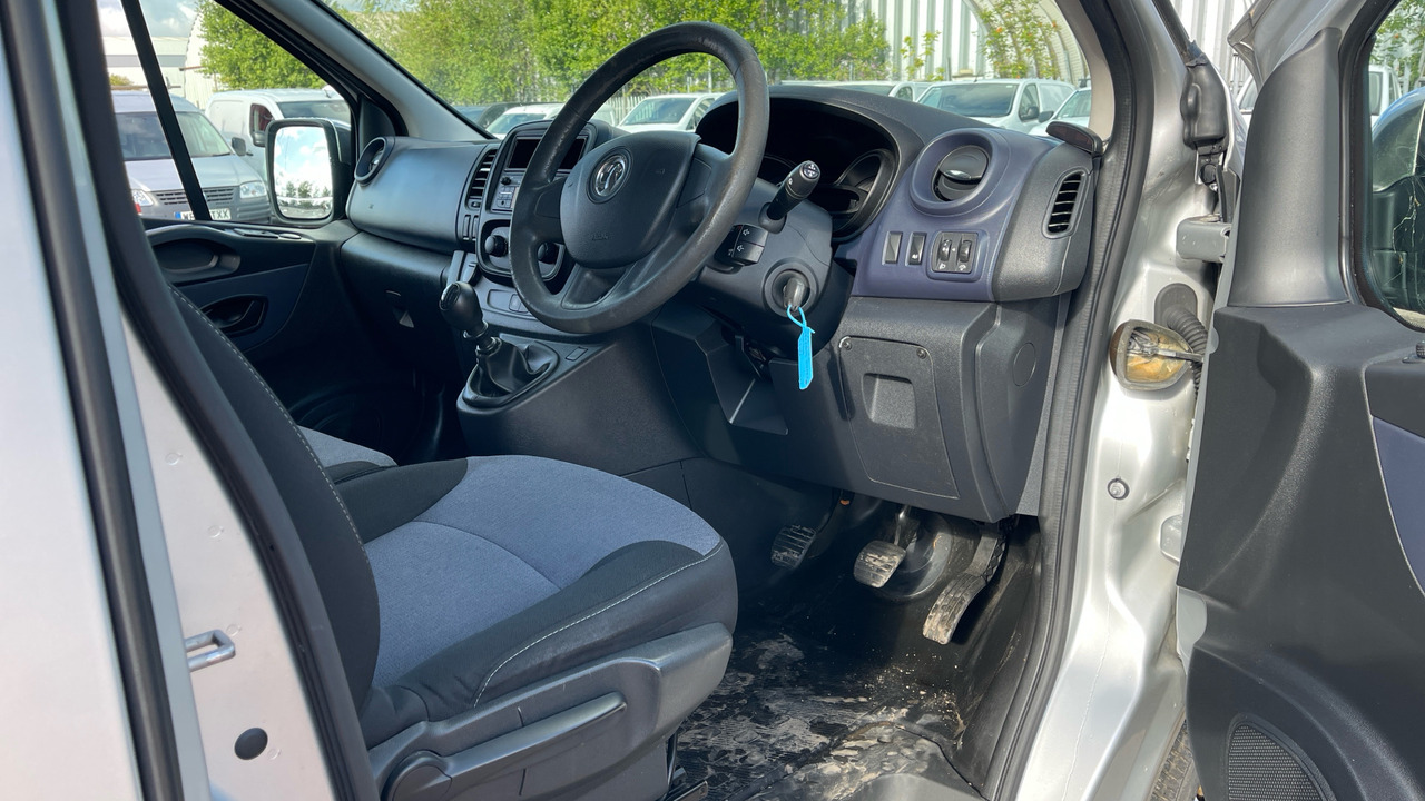 VAUXHALL VIVARO 2900 1.6 CDTI BITURBO 125PS - Минибус, Патничко комбе: слика 5 VAUXHALL VIVARO 2900 1.6 CDTI BITURBO 125PS - Минибус, Патничко комбе: слика 5