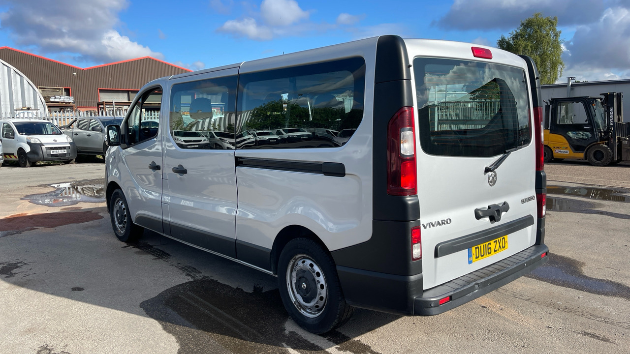 VAUXHALL VIVARO 2900 1.6 CDTI BITURBO 125PS - Минибус, Патничко комбе: слика 3 VAUXHALL VIVARO 2900 1.6 CDTI BITURBO 125PS - Минибус, Патничко комбе: слика 3