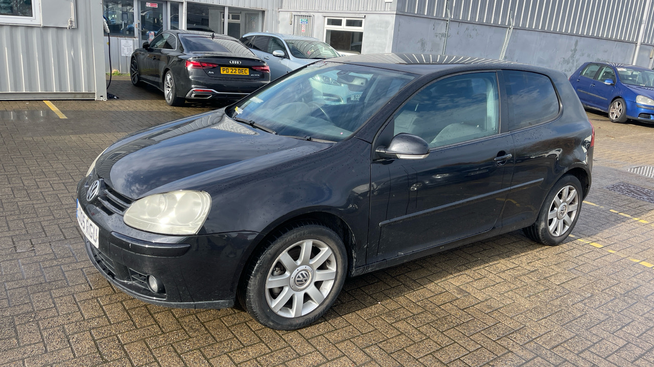 VOLKSWAGEN GOLF 2.0 GT FSI - Хечбек: слика 2 VOLKSWAGEN GOLF 2.0 GT FSI - Хечбек: слика 2