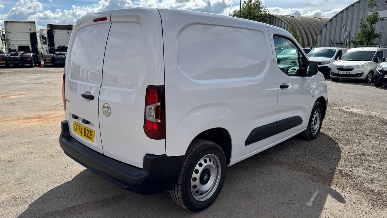 Vauxhall Combo 1.5 TURBO D 100PS PRIME - Мало комбе: слика 4 Vauxhall Combo 1.5 TURBO D 100PS PRIME - Мало комбе: слика 4