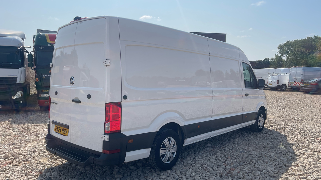 Volkswagen Crafter CR35 COMMERCE PLUS 2.0 TDI 140PS - Товарно комбе: слика 4 Volkswagen Crafter CR35 COMMERCE PLUS 2.0 TDI 140PS - Товарно комбе: слика 4