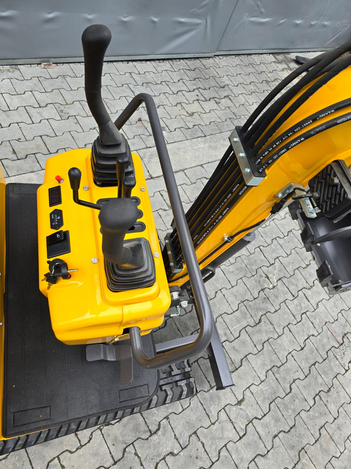 Berger Kraus BK900A Minikoparka Berger Kraus - Мини багер: слика 2 Berger Kraus BK900A Minikoparka Berger Kraus - Мини багер: слика 2