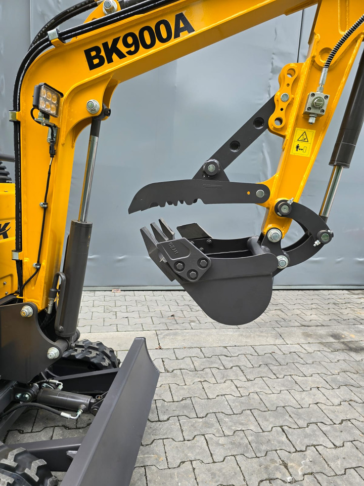 Berger Kraus BK900A Minikoparka Berger Kraus - Мини багер: слика 4 Berger Kraus BK900A Minikoparka Berger Kraus - Мини багер: слика 4