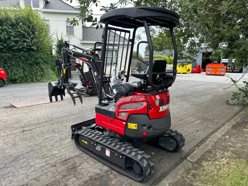 Rhino Rhinoceros XN18 - Мини багер: слика 1 Rhino Rhinoceros XN18 - Мини багер: слика 1