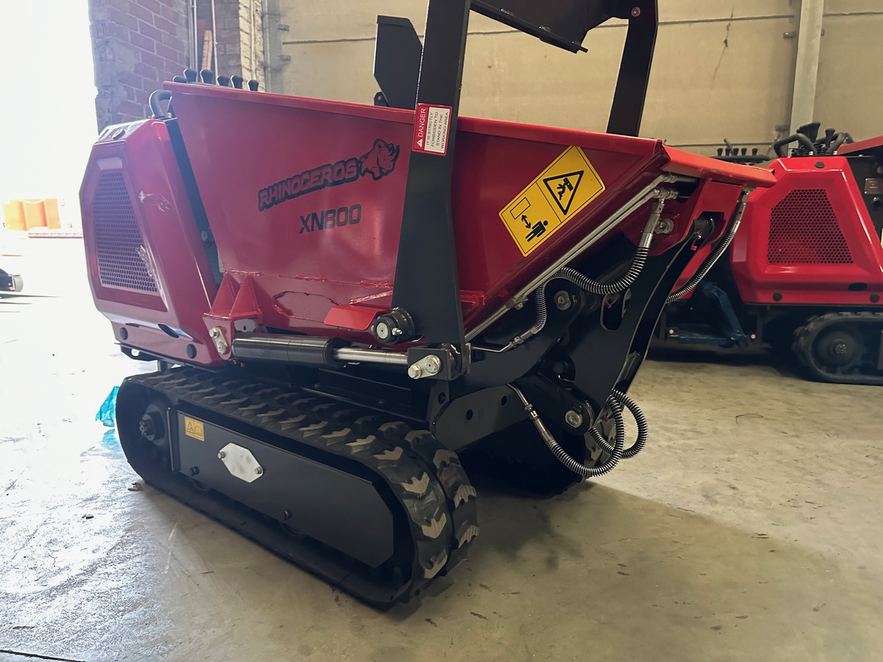 Rhinoceros XN800 - Мини истоварувач: слика 5 Rhinoceros XN800 - Мини истоварувач: слика 5