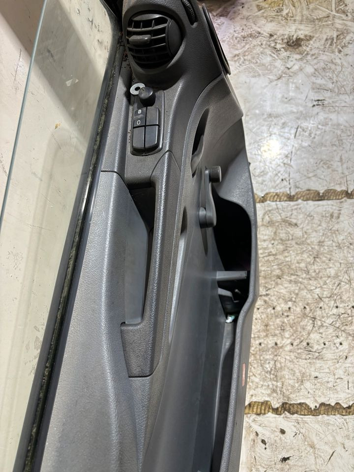 Atego Fahrertür,weiß, Innenverkleidung, manu-fensterheber, LN 16 - Врата и делови за Камион: слика 5 Atego Fahrertür,weiß, Innenverkleidung, manu-fensterheber, LN 16 - Врата и делови за Камион: слика 5