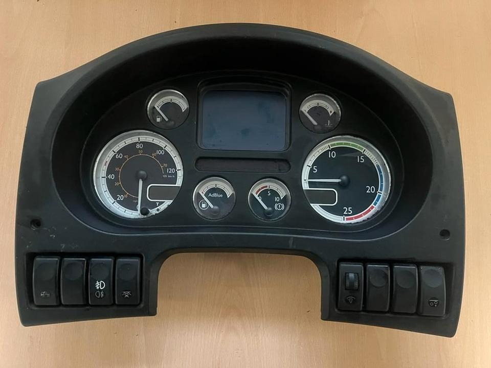 DAF CF Kombiinstrument Tacho 1789470 - Тахограф за Камион: слика 1 DAF CF Kombiinstrument Tacho 1789470 - Тахограф за Камион: слика 1