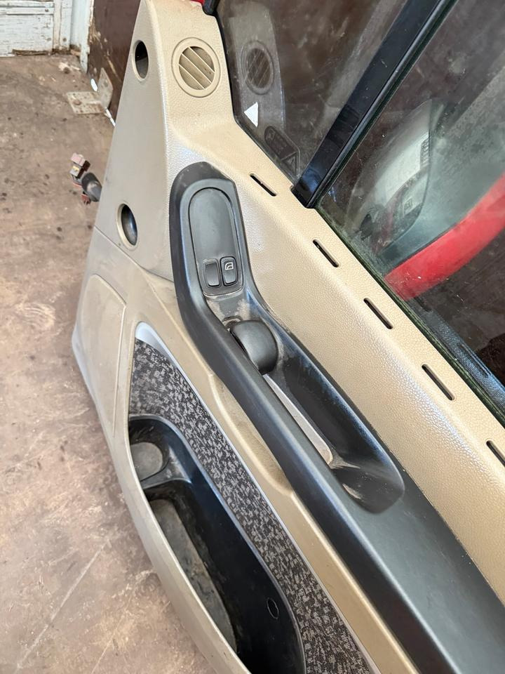 DAF XF 105,460 Beifahrertür Rot Spiegel Innenverkleidung LN 46 - Врата и делови за Камион: слика 5 DAF XF 105,460 Beifahrertür Rot Spiegel Innenverkleidung LN 46 - Врата и делови за Камион: слика 5