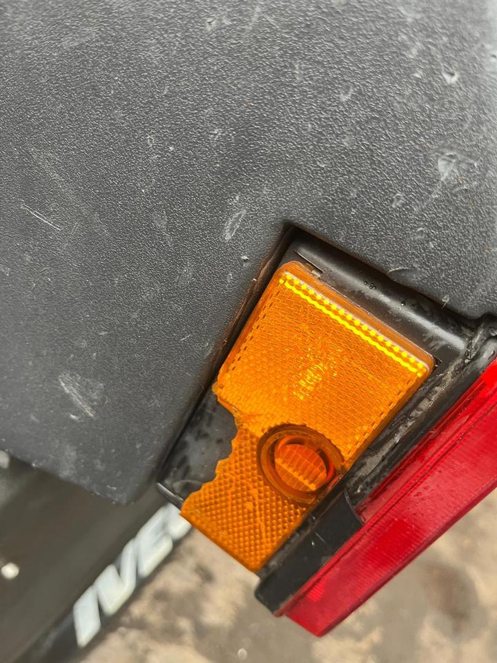 IVECO Stralis 450 Kotflügel vorne links 41299389 / 41299388 - Блатобран за Камион: слика 4 IVECO Stralis 450 Kotflügel vorne links 41299389 / 41299388 - Блатобран за Камион: слика 4