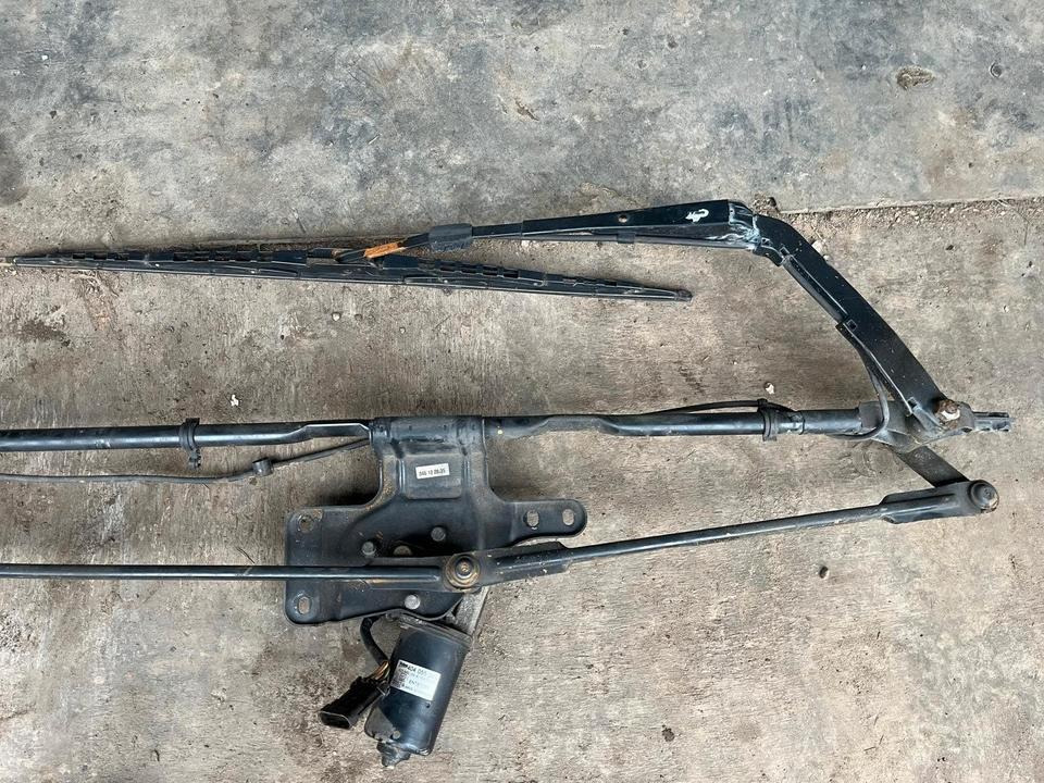 IVECO Stralis Scheibenwischer, Wischergestänge mit Motor 99439637 - Бришач за Камион: слика 2 IVECO Stralis Scheibenwischer, Wischergestänge mit Motor 99439637 - Бришач за Камион: слика 2