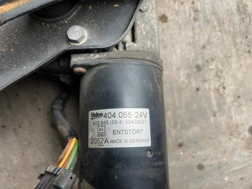 IVECO Stralis Scheibenwischer, Wischergestänge mit Motor 99439637 - Бришач за Камион: слика 4 IVECO Stralis Scheibenwischer, Wischergestänge mit Motor 99439637 - Бришач за Камион: слика 4