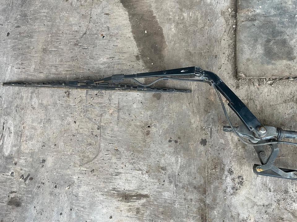 IVECO Stralis Scheibenwischer, Wischergestänge mit Motor 99439637 - Бришач за Камион: слика 3 IVECO Stralis Scheibenwischer, Wischergestänge mit Motor 99439637 - Бришач за Камион: слика 3