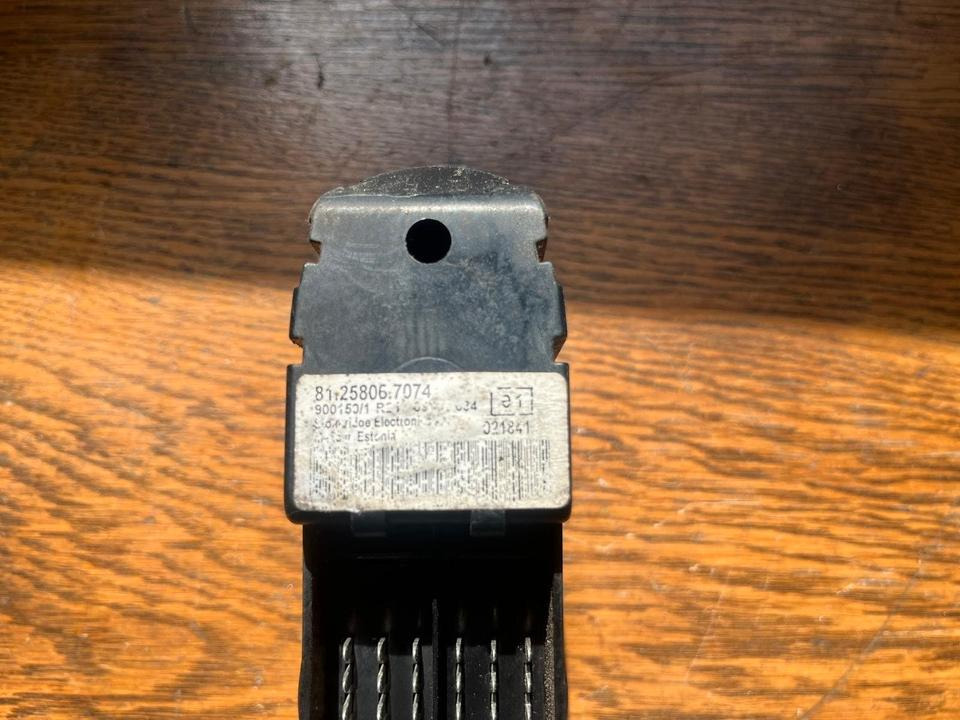 MAN Schalterleiste Fensterheber Schalter 81258067074 - Прозорец и делови за Камион: слика 2 MAN Schalterleiste Fensterheber Schalter 81258067074 - Прозорец и делови за Камион: слика 2