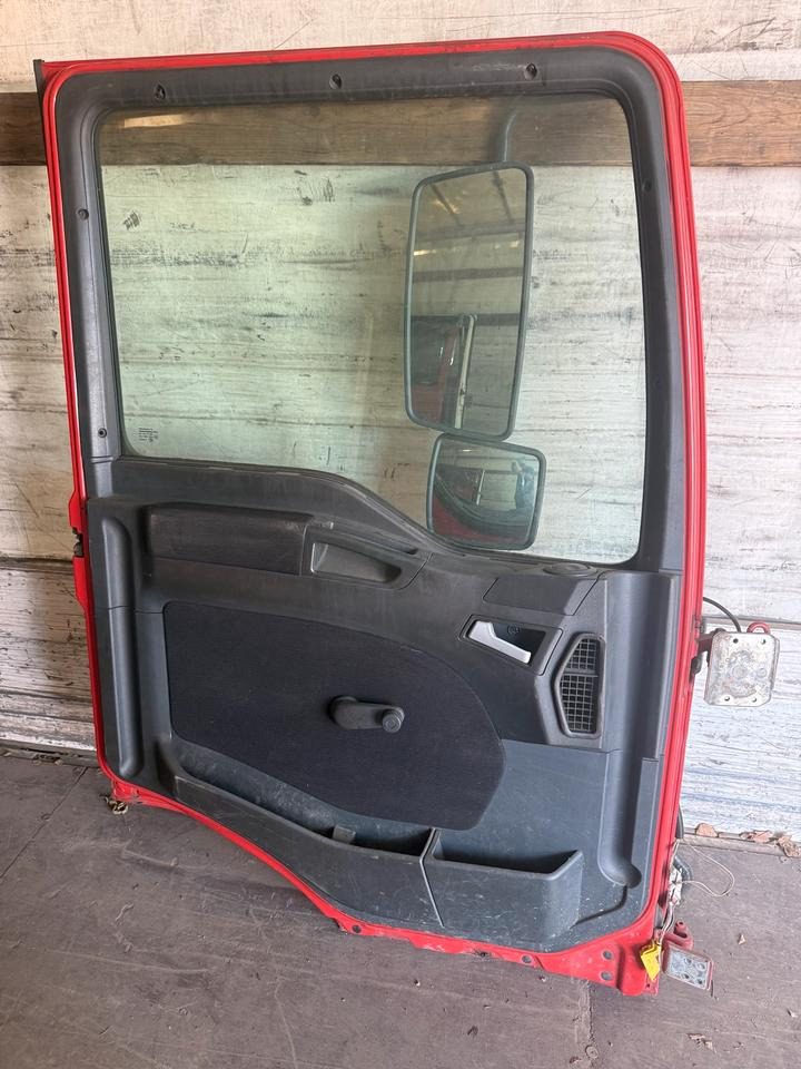 MAN TGM Fahrertür Rot Spiegel Innenverkleidung LN 65 - Врата и делови за Камион: слика 2 MAN TGM Fahrertür Rot Spiegel Innenverkleidung LN 65 - Врата и делови за Камион: слика 2