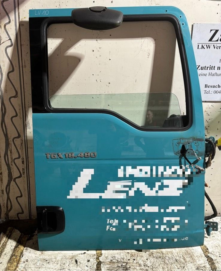 MAN TGX Beifahrertür, Tür Türkis, Innenverkleidung LN 10 - Врата и делови за Камион: слика 2 MAN TGX Beifahrertür, Tür Türkis, Innenverkleidung LN 10 - Врата и делови за Камион: слика 2