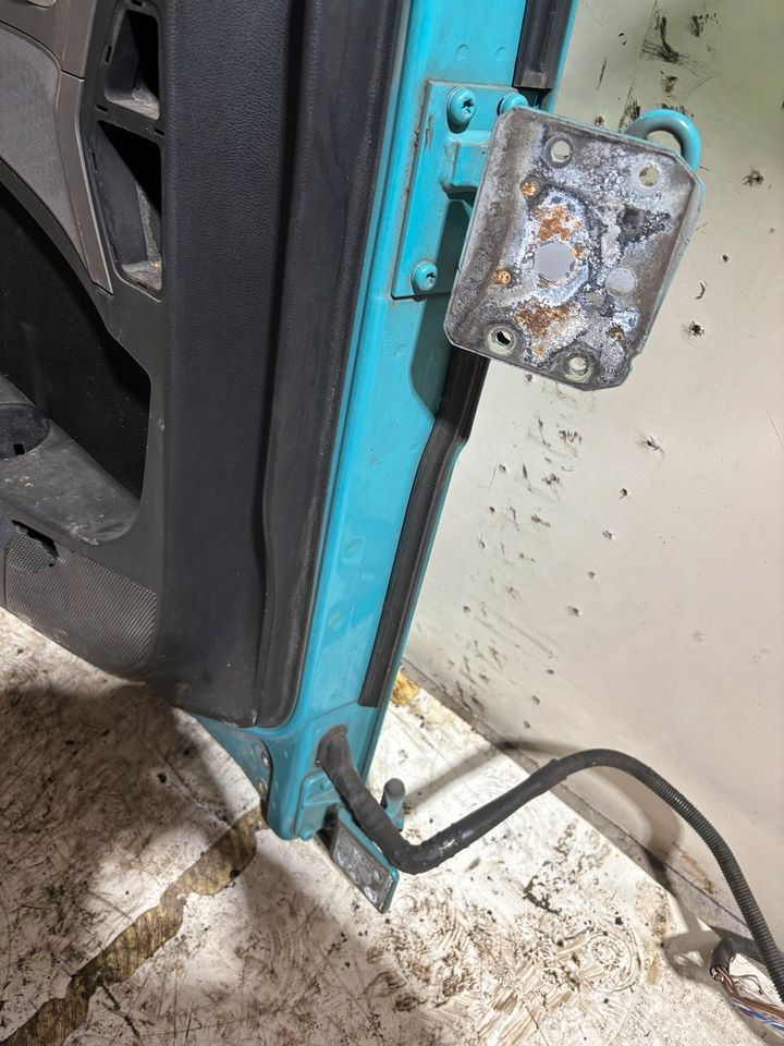 MAN TGX Fahrertür, Tür Türkis, Innenverkleidung LN 09 - Врата и делови за Камион: слика 5 MAN TGX Fahrertür, Tür Türkis, Innenverkleidung LN 09 - Врата и делови за Камион: слика 5