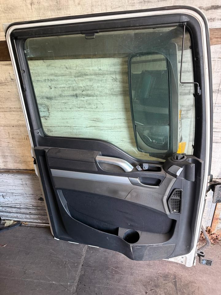 MAN TGX Fahrertür Weiß mit Spiegel Innenverkleidung LN 84 - Врата и делови за Камион: слика 2 MAN TGX Fahrertür Weiß mit Spiegel Innenverkleidung LN 84 - Врата и делови за Камион: слика 2