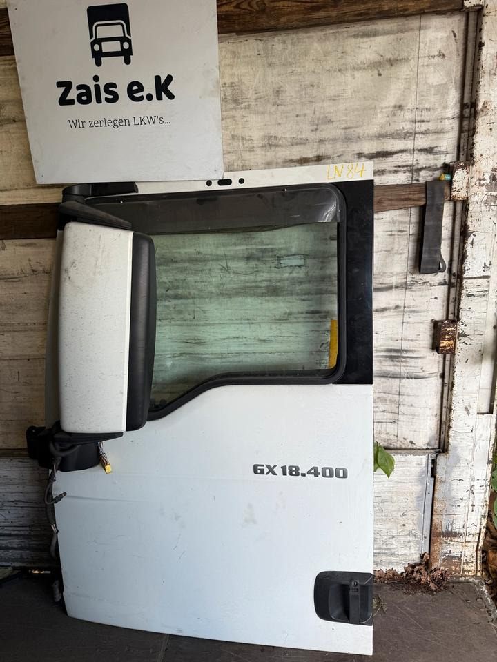 MAN TGX Fahrertür Weiß mit Spiegel Innenverkleidung LN 84 - Врата и делови за Камион: слика 1 MAN TGX Fahrertür Weiß mit Spiegel Innenverkleidung LN 84 - Врата и делови за Камион: слика 1