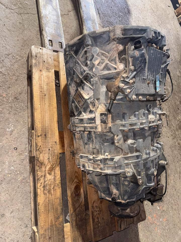 MAN ZF ASTRONIC Getriebe 12 AS 2301 + Nebenantrieb - Менувач за Камион: слика 2 MAN ZF ASTRONIC Getriebe 12 AS 2301 + Nebenantrieb - Менувач за Камион: слика 2