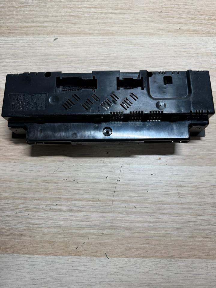 Mercedes Actros MP4 Klimabedienteil Steuergerät A9614461828 - Единица за контрола: слика 3 Mercedes Actros MP4 Klimabedienteil Steuergerät A9614461828 - Единица за контрола: слика 3