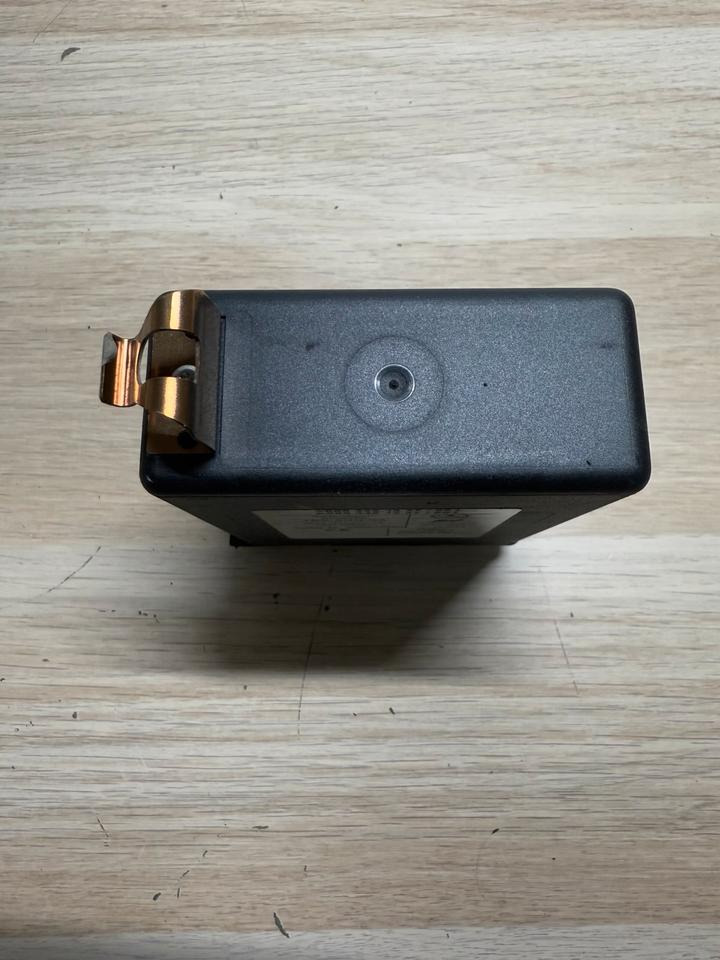 Mercedes Actros MP4 Reifendruckkontrolle Steuergerät A0004461637 - Единица за контрола: слика 4 Mercedes Actros MP4 Reifendruckkontrolle Steuergerät A0004461637 - Единица за контрола: слика 4