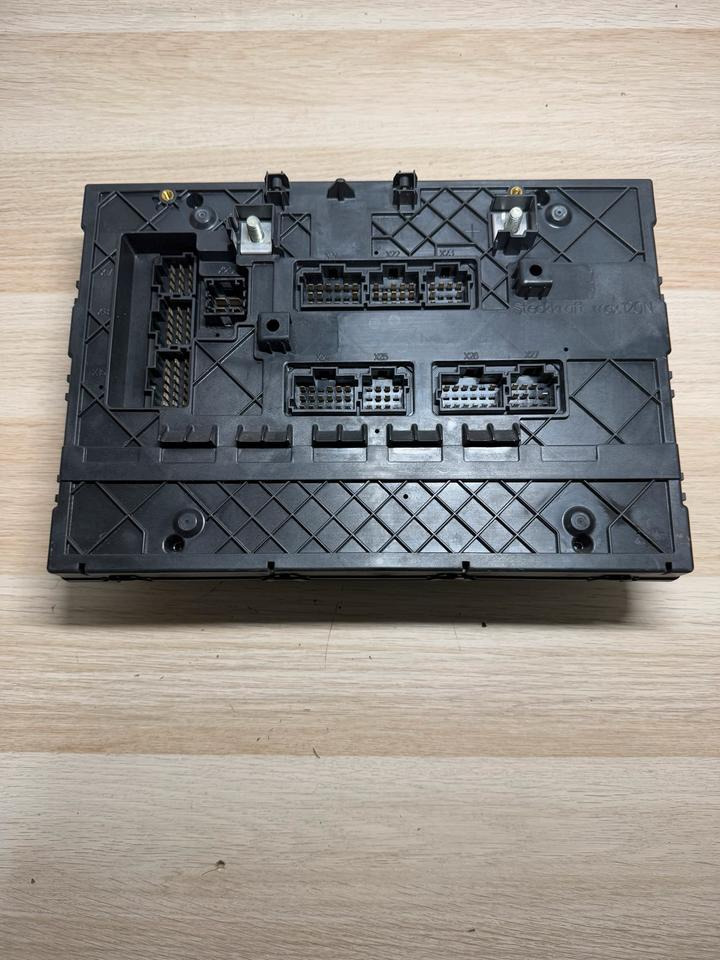 Mercedes Actros MP4 Sicherungskasten A0014462458 - Осигурач за Камион: слика 4 Mercedes Actros MP4 Sicherungskasten A0014462458 - Осигурач за Камион: слика 4