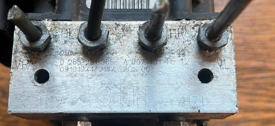 Mercedes Sprinter Hydraulikblock ABS Pumpe A0074314612 - Хидраулика за Камион: слика 2 Mercedes Sprinter Hydraulikblock ABS Pumpe A0074314612 - Хидраулика за Камион: слика 2