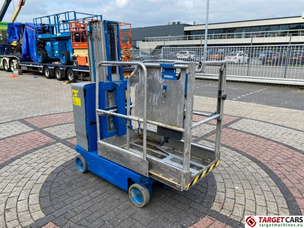 Genie GR-20 RunAbout Electric Vertical Mast Lift 802cm - Вертикален јарболски подигнувач: слика 2 Genie GR-20 RunAbout Electric Vertical Mast Lift 802cm - Вертикален јарболски подигнувач: слика 2