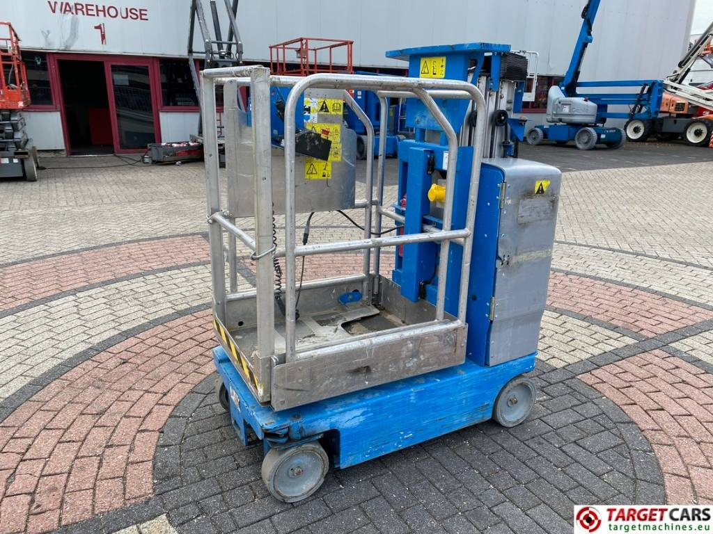Genie GR15 RunAbout Electric Vertical Mast Lift 652cm - Вертикален јарболски подигнувач: слика 1 Genie GR15 RunAbout Electric Vertical Mast Lift 652cm - Вертикален јарболски подигнувач: слика 1