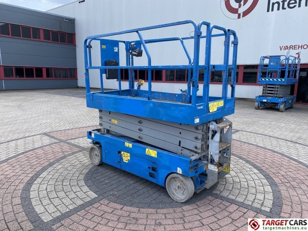 Genie GS-2646 Electric GS2646 Scissor Work Lift 992cm - Кревач ножица: слика 4 Genie GS-2646 Electric GS2646 Scissor Work Lift 992cm - Кревач ножица: слика 4