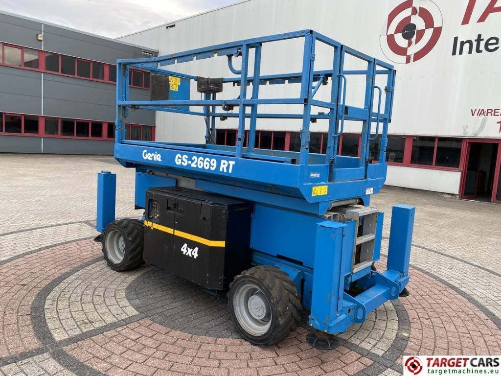 Genie GS-2669RT Diesel 4x4 Scissor Work Lift 1000cm - Кревач ножица: слика 4 Genie GS-2669RT Diesel 4x4 Scissor Work Lift 1000cm - Кревач ножица: слика 4