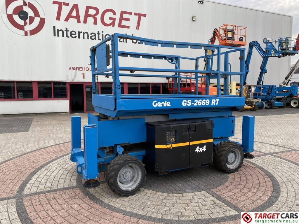 Genie GS-2669RT Diesel 4x4 Scissor Work Lift 1000cm - Кревач ножица: слика 1 Genie GS-2669RT Diesel 4x4 Scissor Work Lift 1000cm - Кревач ножица: слика 1