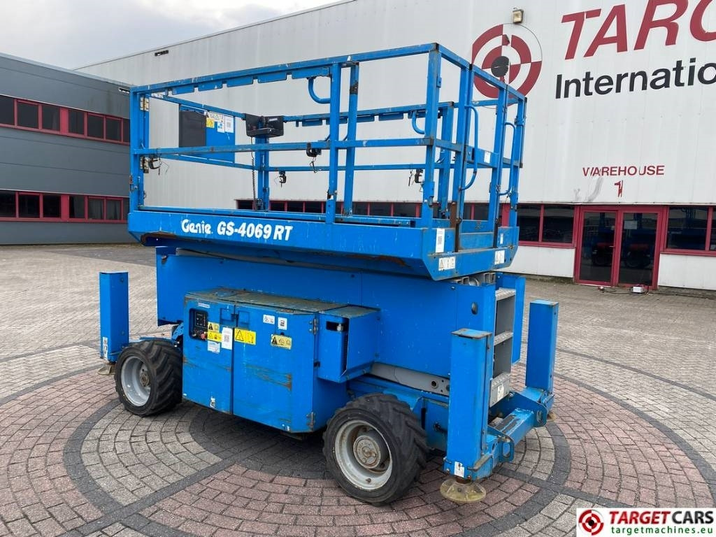 Genie GS-4069 RT LPG 4x4 Scissor Work Lift 1412cm - Кревач ножица: слика 4 Genie GS-4069 RT LPG 4x4 Scissor Work Lift 1412cm - Кревач ножица: слика 4