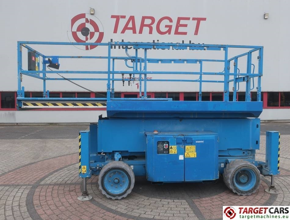 Genie GS-4069DC Electric 4069 Scissor Work Lift 1412cm  - Кревач ножица: слика 5 Genie GS-4069DC Electric 4069 Scissor Work Lift 1412cm  - Кревач ножица: слика 5