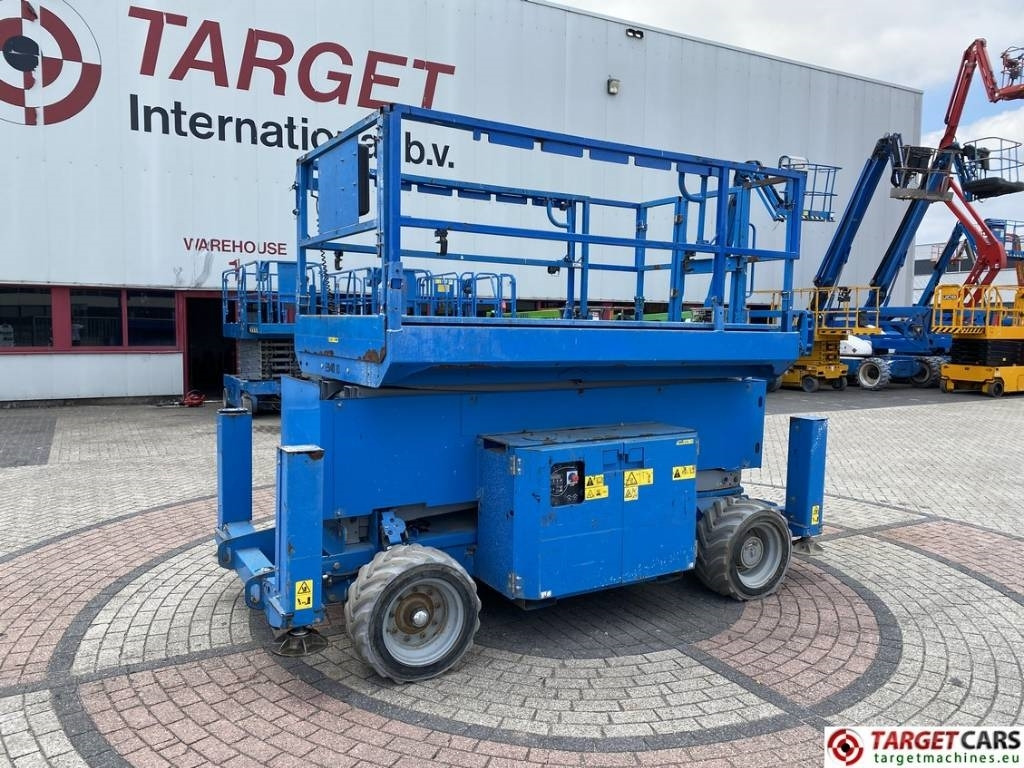 Genie GS-4069DC Electric Scissor Work Lift 1412cm - Кревач ножица: слика 1 Genie GS-4069DC Electric Scissor Work Lift 1412cm - Кревач ножица: слика 1