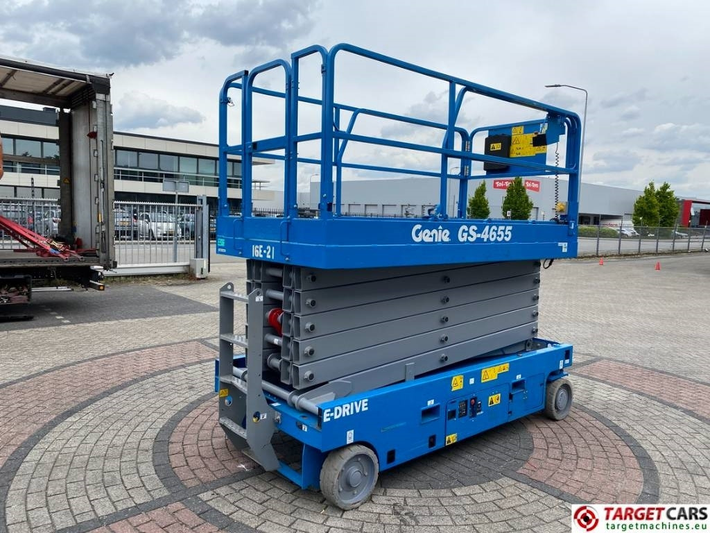 Genie GS-4655 Electric E-Drive Scissor Work Lift 1595cm - Кревач ножица: слика 3 Genie GS-4655 Electric E-Drive Scissor Work Lift 1595cm - Кревач ножица: слика 3