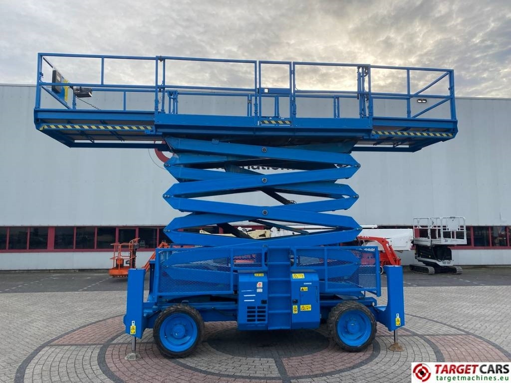 Genie GS-5390RT Diesel 4x4 Scissor Work Lift 1815cm - Кревач ножица: слика 5 Genie GS-5390RT Diesel 4x4 Scissor Work Lift 1815cm - Кревач ножица: слика 5