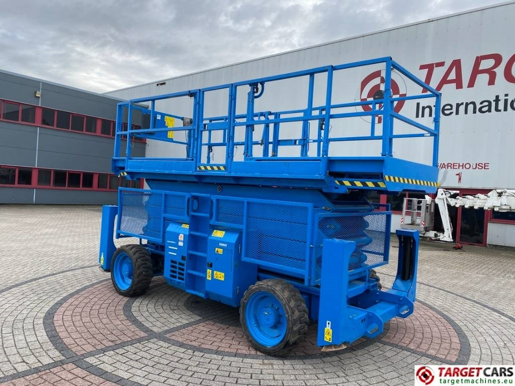 Genie GS-5390RT Diesel 4x4 Scissor Work Lift 1815cm - Кревач ножица: слика 4 Genie GS-5390RT Diesel 4x4 Scissor Work Lift 1815cm - Кревач ножица: слика 4