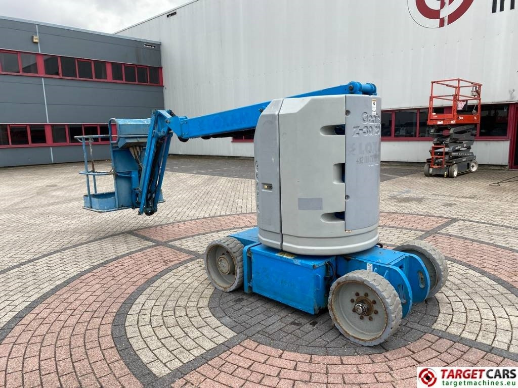 Genie Z-30/20N Electric Articulated Boom WorkLift 1110cm - Дигачка зглобна платформа: слика 4 Genie Z-30/20N Electric Articulated Boom WorkLift 1110cm - Дигачка зглобна платформа: слика 4