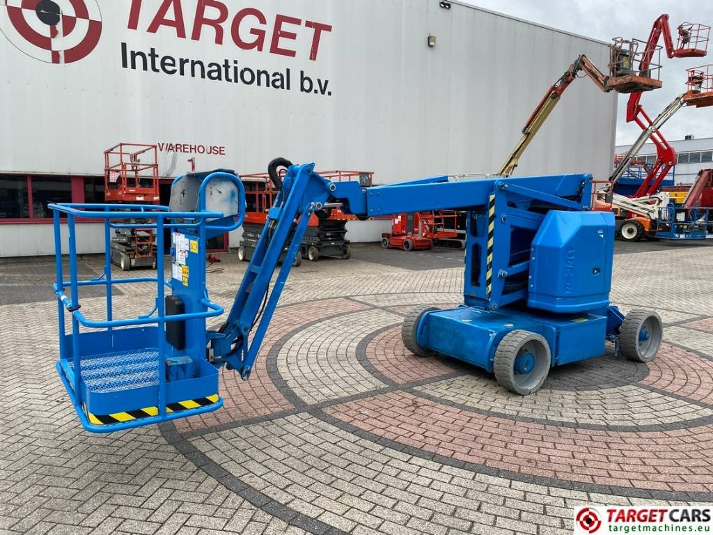 Genie Z-34/22N Electric Articulated Boom Work Lift 152cm - Дигачка зглобна платформа: слика 1 Genie Z-34/22N Electric Articulated Boom Work Lift 152cm - Дигачка зглобна платформа: слика 1