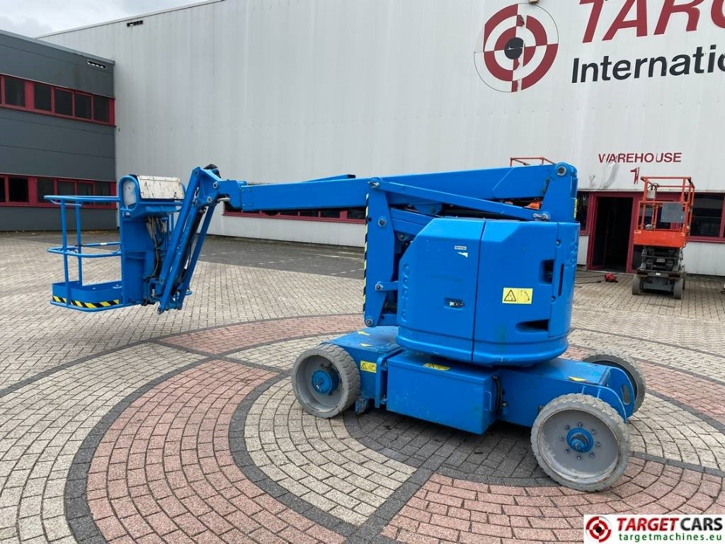 Genie Z-34/22N Electric Articulated Boom Work Lift 152cm - Дигачка зглобна платформа: слика 4 Genie Z-34/22N Electric Articulated Boom Work Lift 152cm - Дигачка зглобна платформа: слика 4