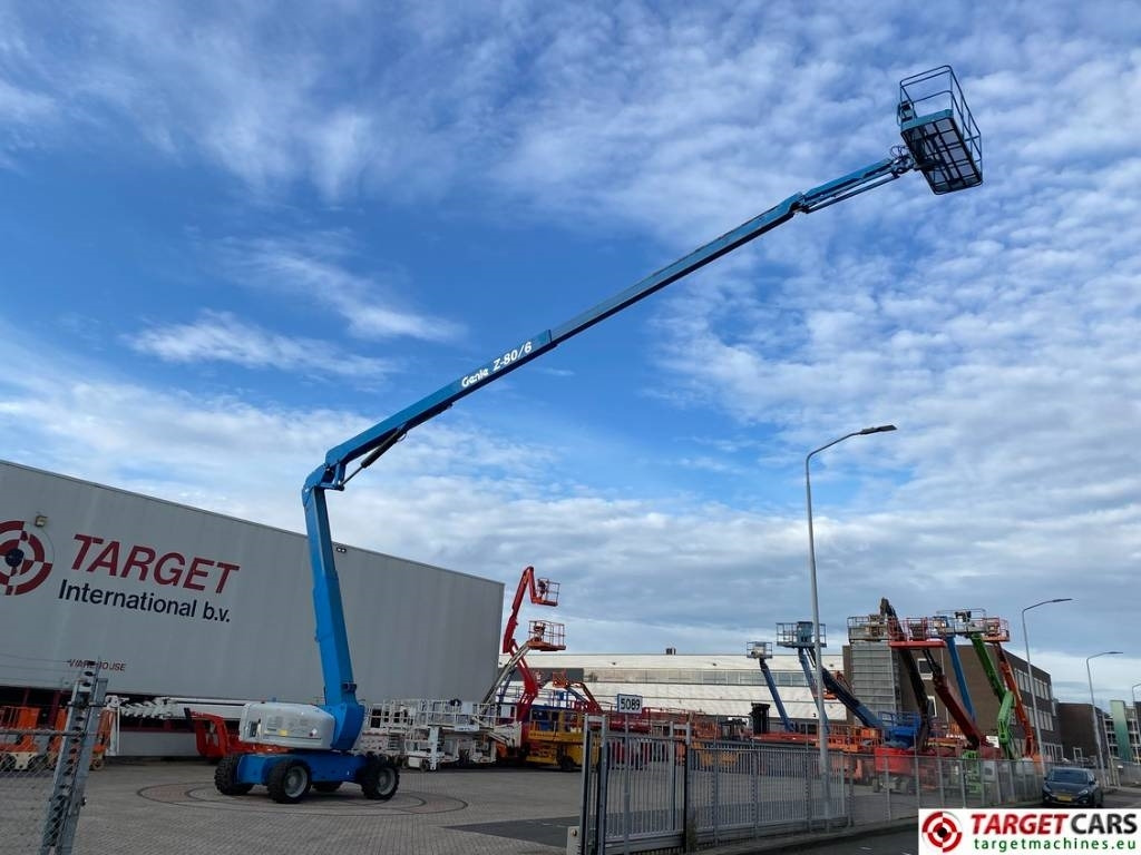 Дигачка зглобна платформа Genie Z-80/60 Articulated 4x4x4 Diesel Boom Lift 2577cm: слика 7