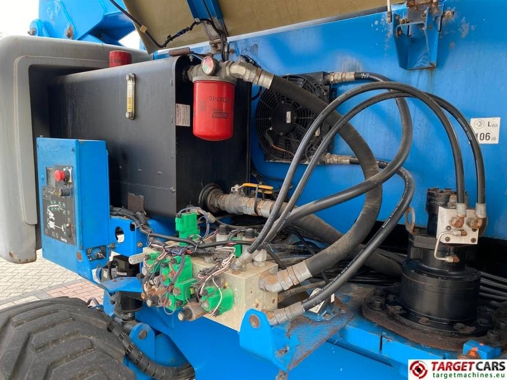 Дигачка зглобна платформа Genie Z-80/60 Articulated 4x4x4 Diesel Boom Lift 2577cm: слика 16