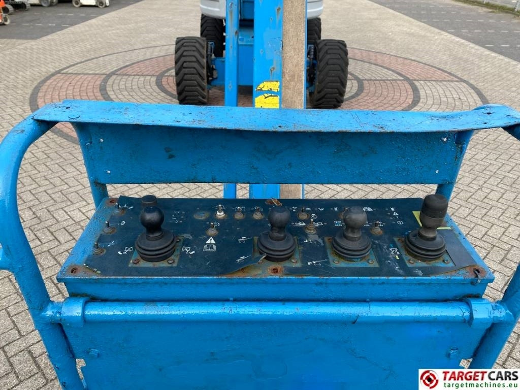 Дигачка зглобна платформа Genie Z-80/60 Articulated 4x4x4 Diesel Boom Lift 2577cm: слика 9