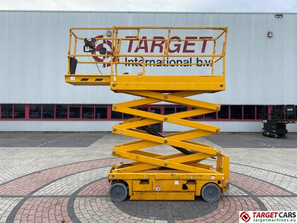 Haulotte Compact 10N Electric Scissor Work Lift 1000cm - Кревач ножица: слика 5 Haulotte Compact 10N Electric Scissor Work Lift 1000cm - Кревач ножица: слика 5